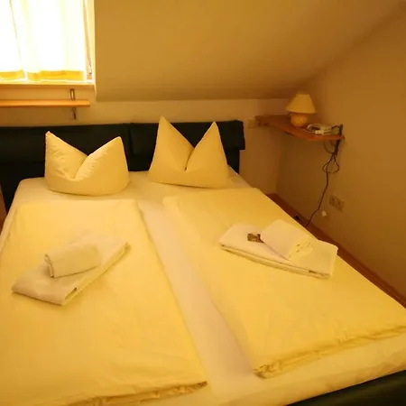 Ferienwohnung Schmolzer * Roßhaupten