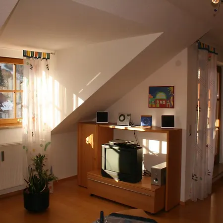Ferienwohnung Schmolzer Apartamento Roßhaupten